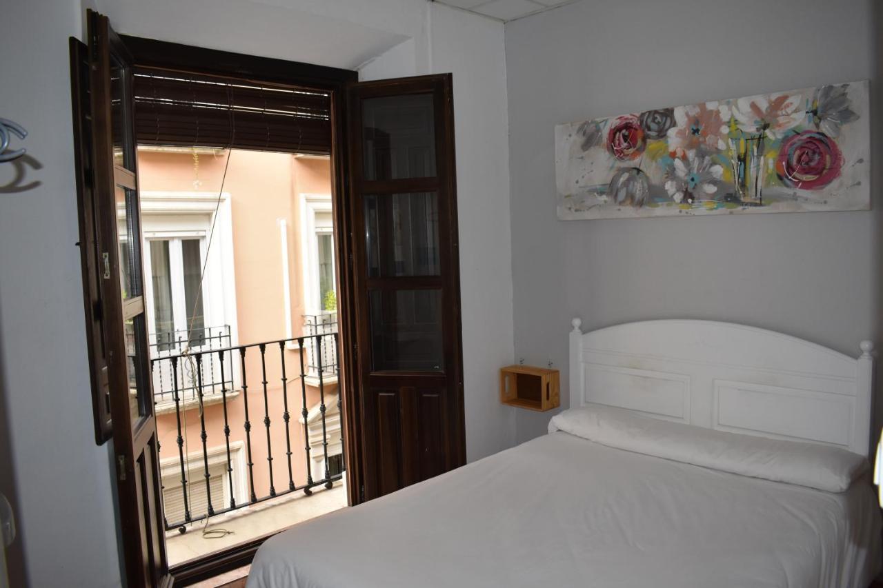 Pension Castil Granada Bagian luar foto