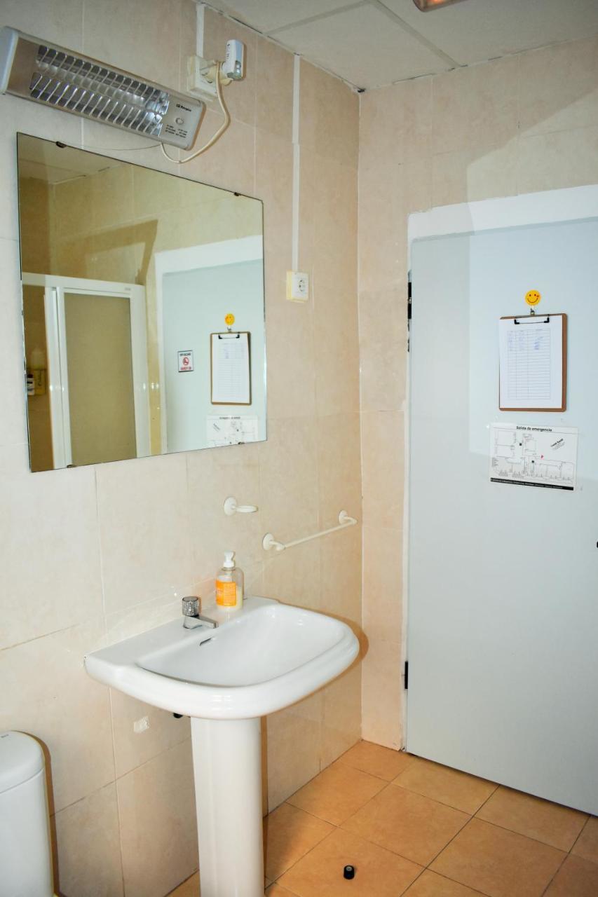 Pension Castil Granada Bagian luar foto