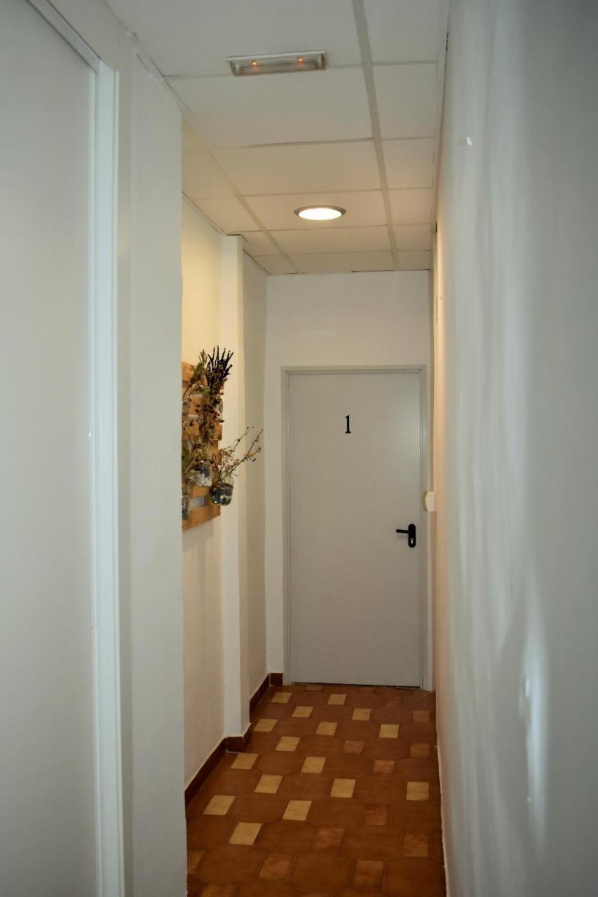 Pension Castil Granada Bagian luar foto