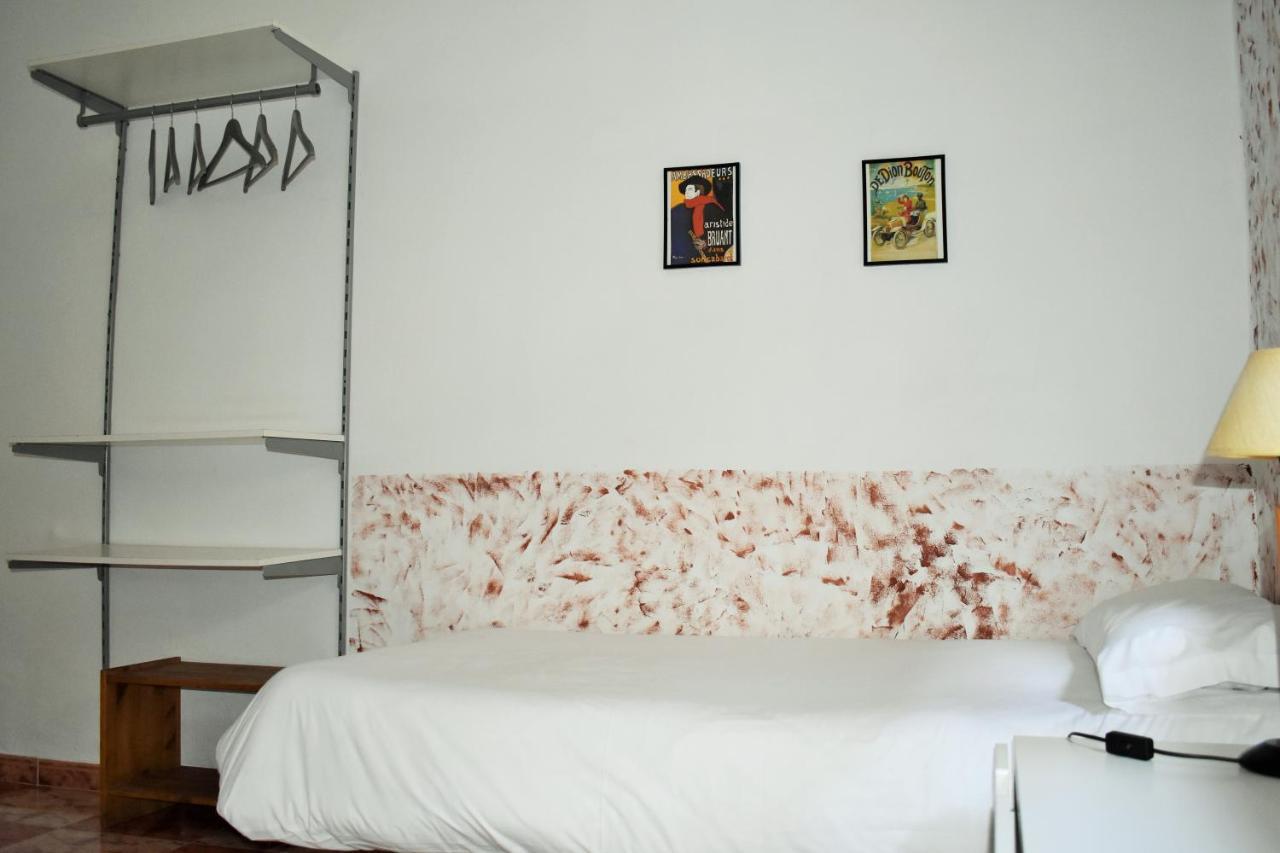 Pension Castil Granada Bagian luar foto